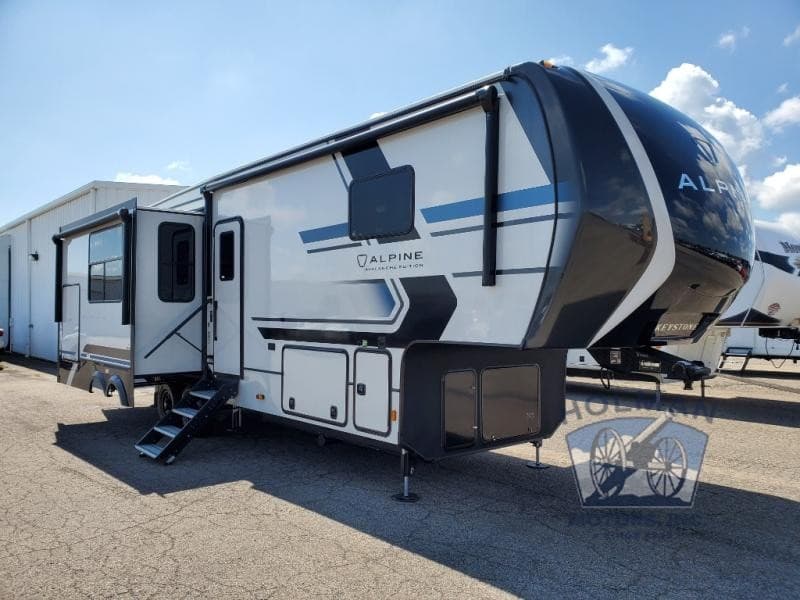 Holman RV Showcases Keystone Avalanche RV Options in Ohio