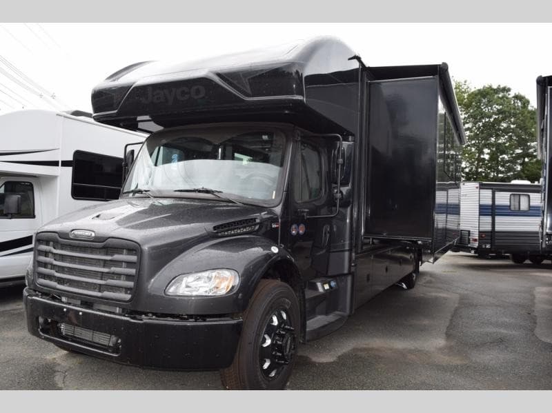 Pete's RV Center Expands Jayco Seneca Inventory and Multi-State Services